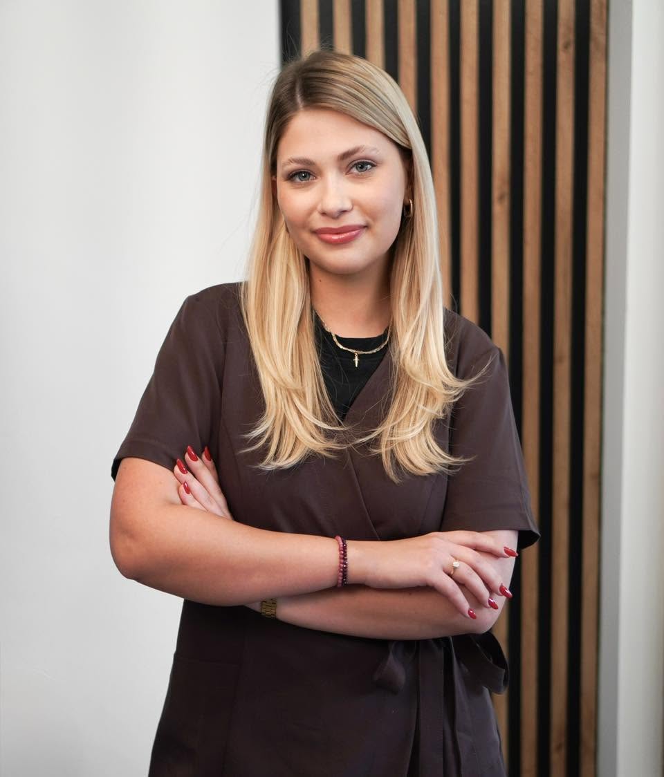Wiktoria z zespołu Atelier Piękna